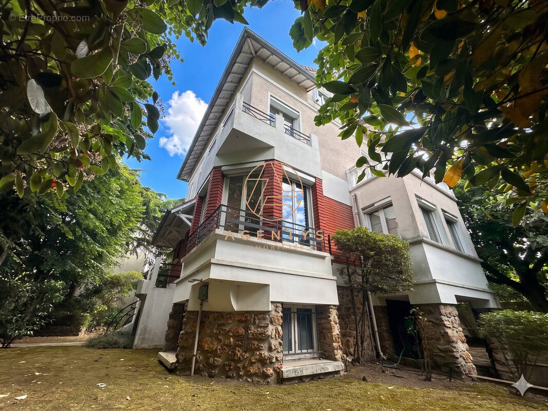 Maison à SAINT-MAUR-DES-FOSSES