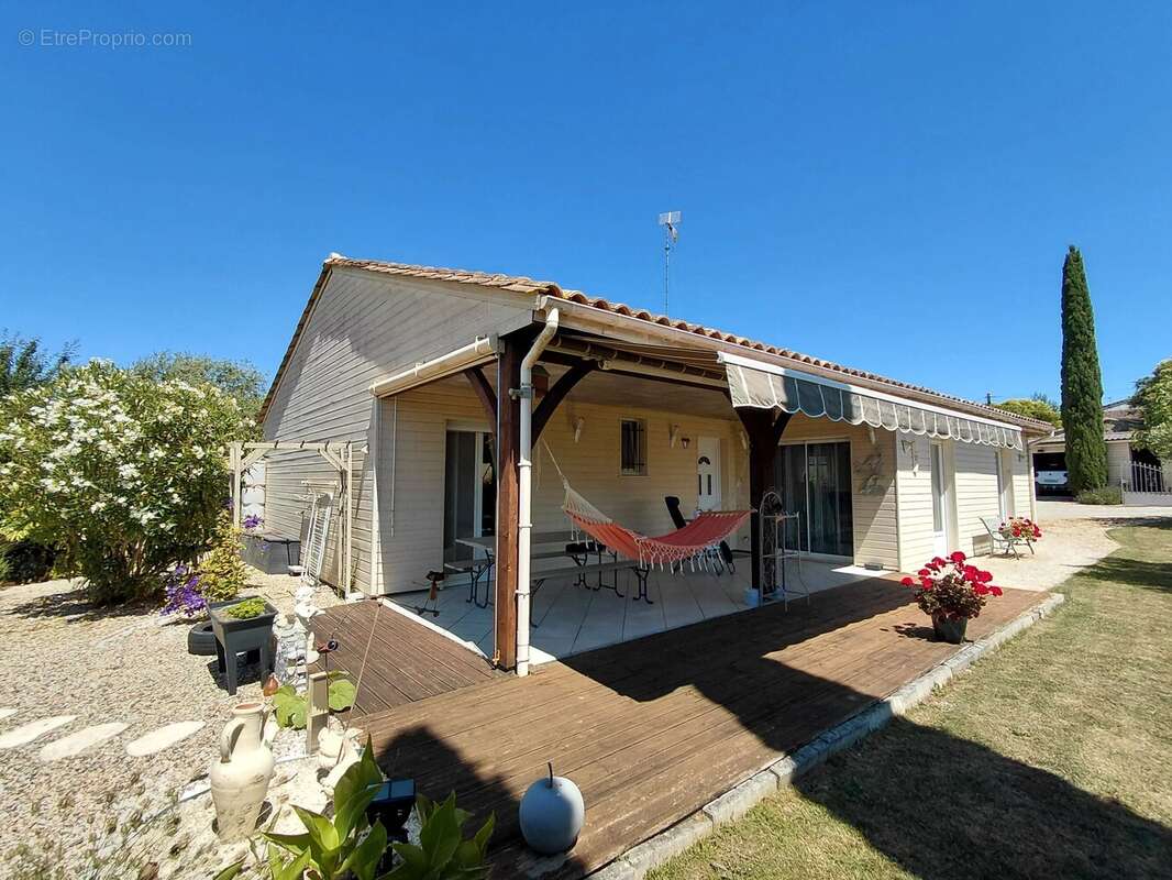 Maison de plain-pied avec double garage, atelier et terrain de 1 200 m² - photo 15