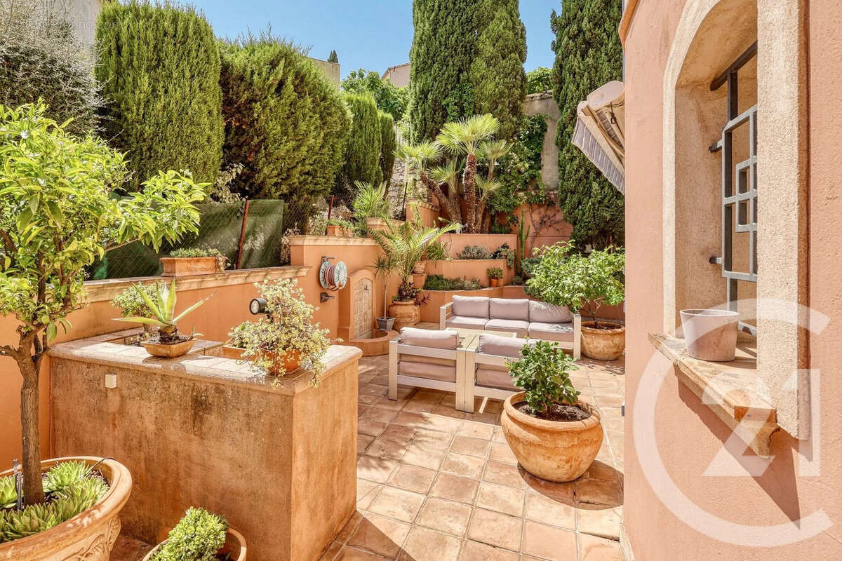 Maison 204 m² à Hyeres  - photo 14