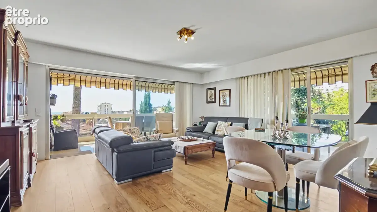CANNES à vendre 3 pièces vue mer de 76 m2 en dernier étage avec 54 m2 de terrasses cave et 2 parkings sous-sol - photo 8