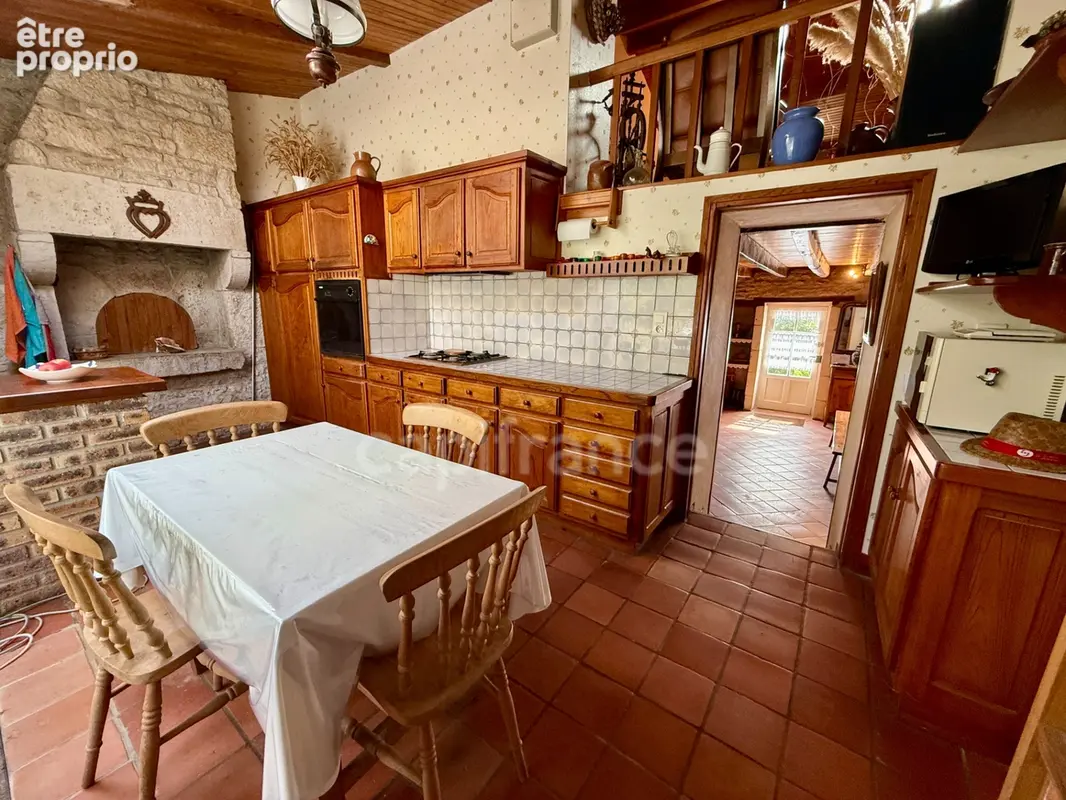  Maison en pierre pleine de caractère avec potentiel locatif – proche de Cherveux - photo 13