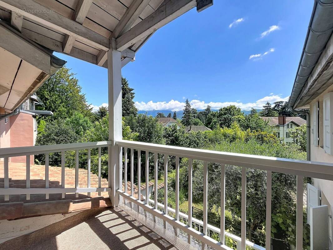 Balcon - Appartement à LA TRONCHE