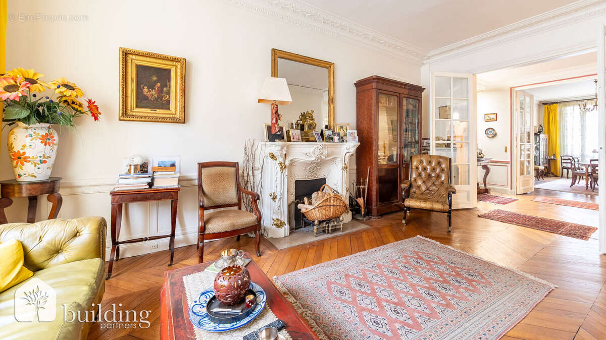 Appartement à PARIS-17E