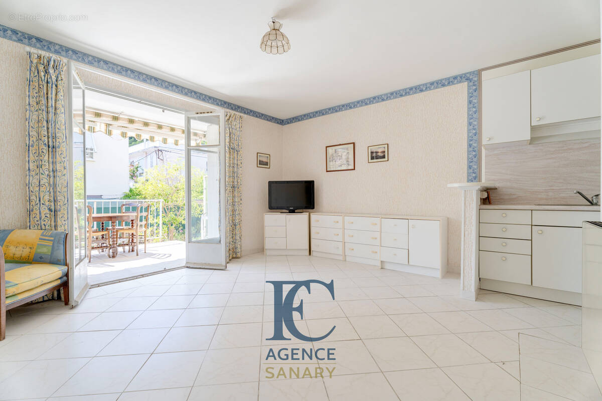 Appartement à SAINT-CYR-SUR-MER