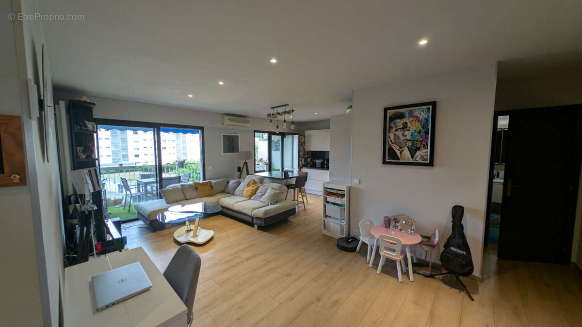 Appartement à MANDELIEU-LA-NAPOULE