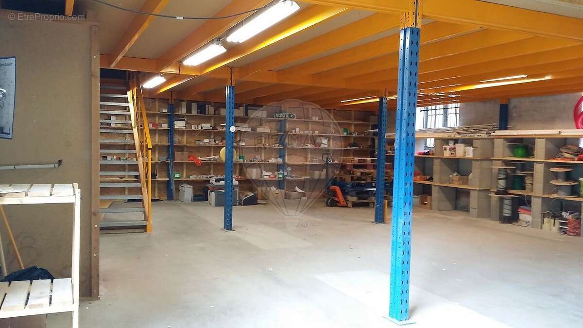 Commerce à FOURCHAMBAULT