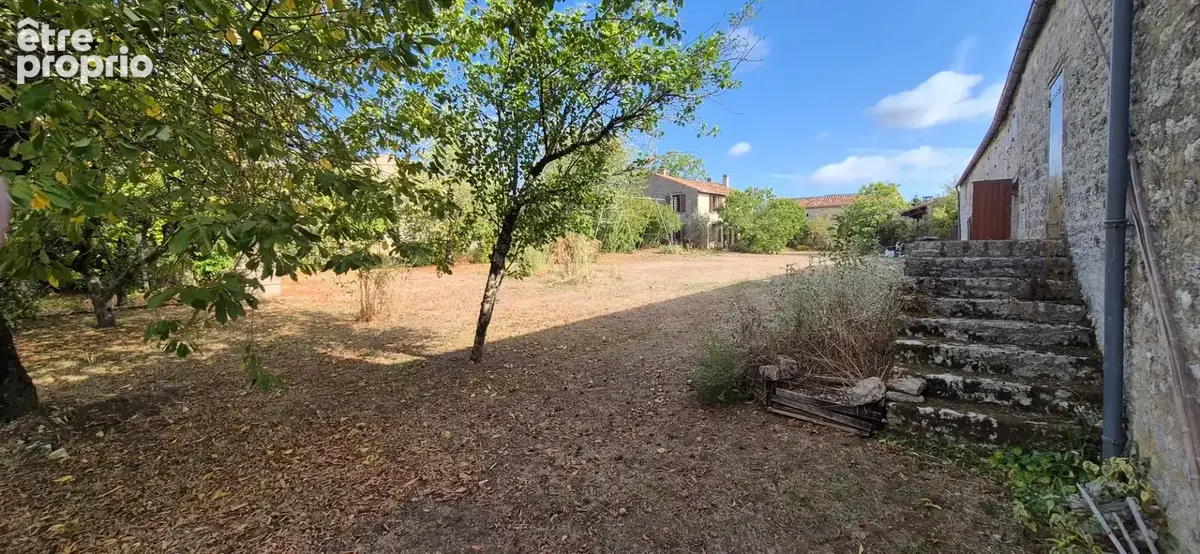 Corps de Ferme de 340 m2, avec plusieurs maisons indépendantes et 200 m2 de dépendances - photo 22
