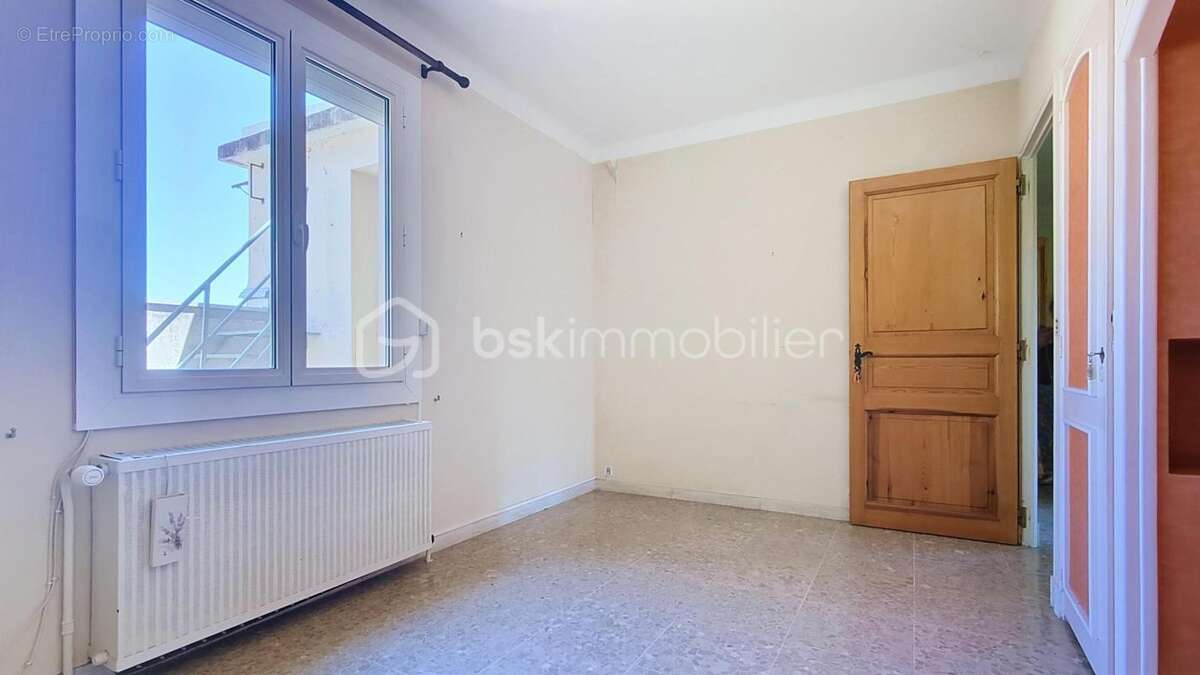 Villa avec hangar et garage attenant - photo 5