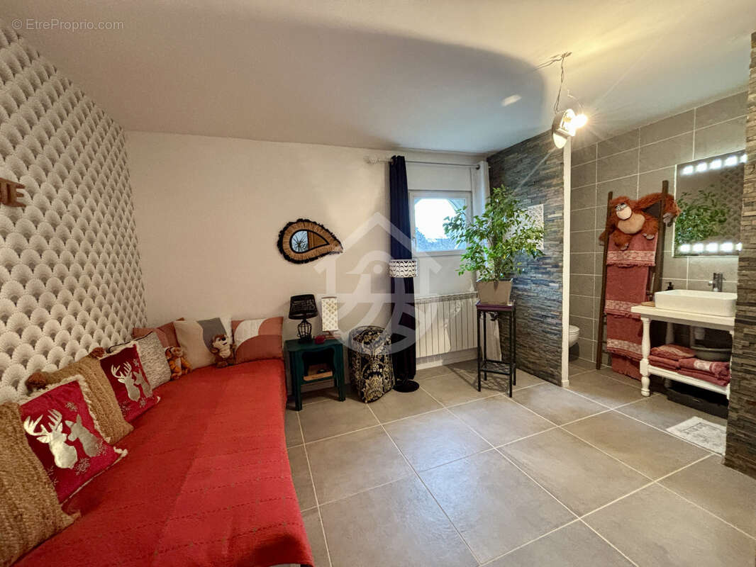 Maison à LIVRON-SUR-DROME
