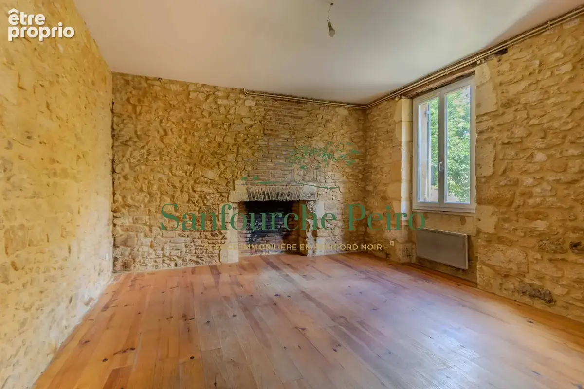 Au coeur du centre historique de Sarlat - Périgord noir -  Immeuble avec 3 appartements - photo 3