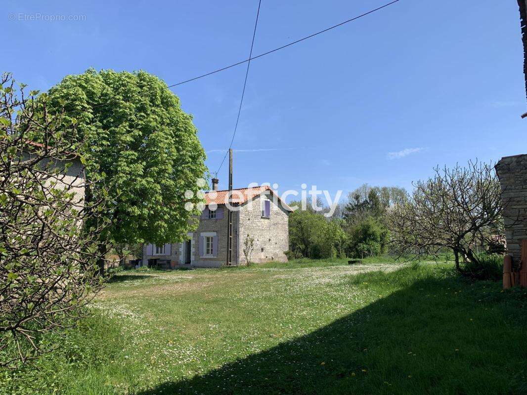 Maison à CELLETTES