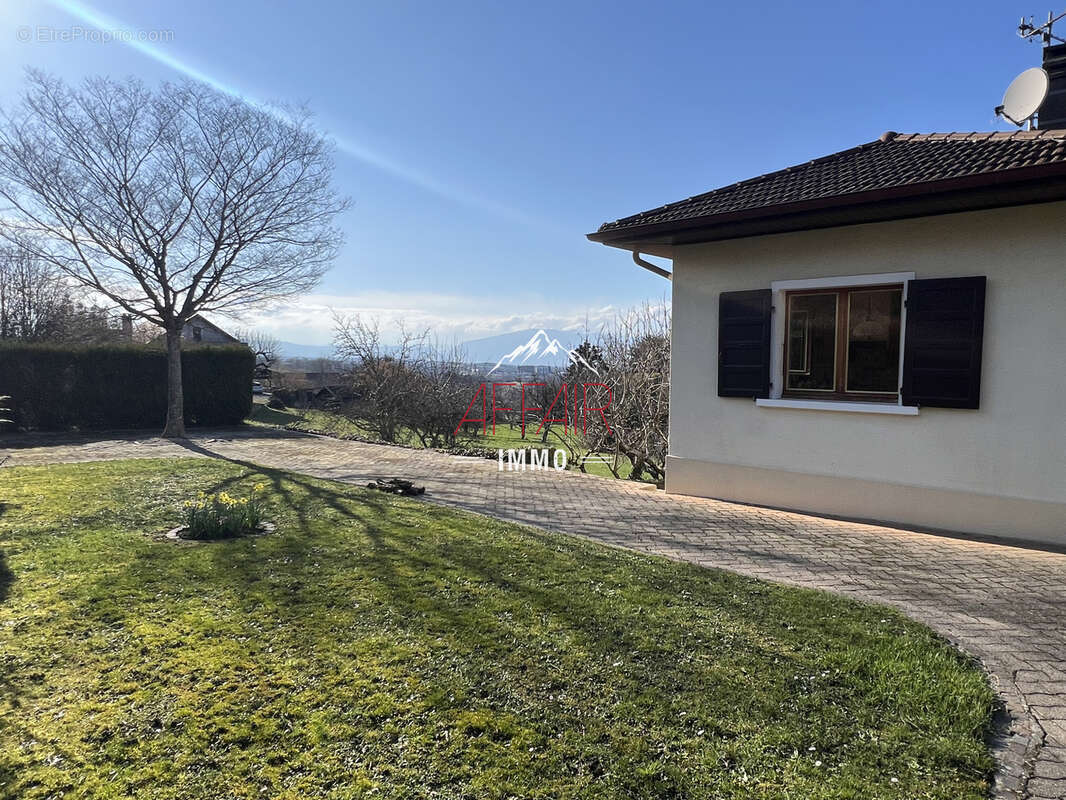 Maison à COLLONGES-SOUS-SALEVE