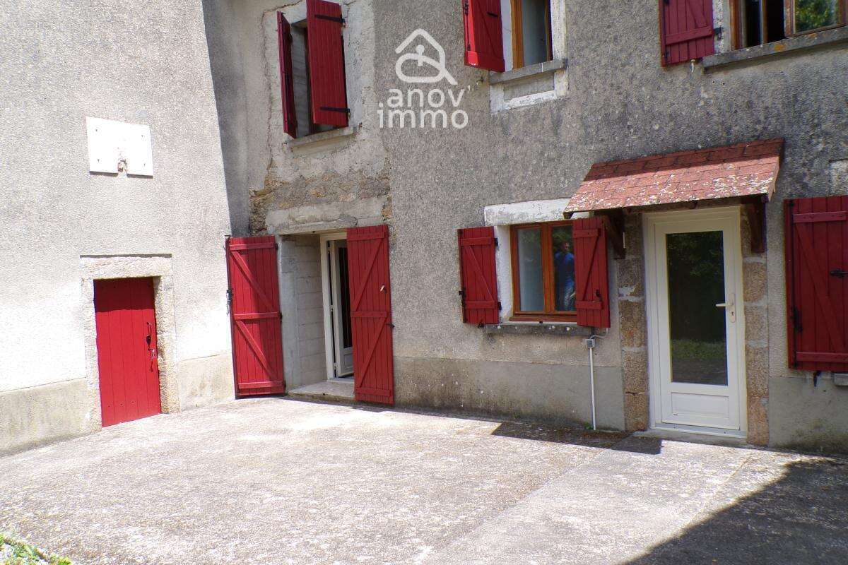 Maison à SAINTE-MARIE-DE-VAUX