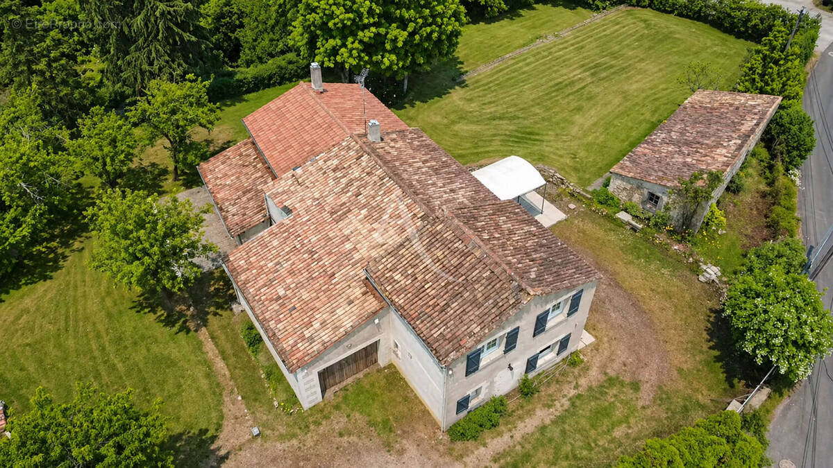 Maison à VOUILLE