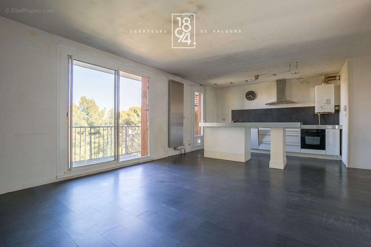 Appartement à MARSEILLE-9E