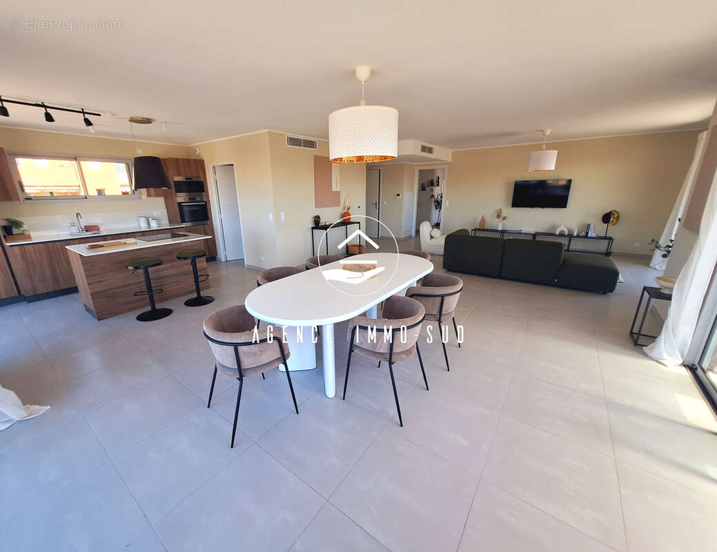 Appartement à SAINT-LAURENT-DU-VAR