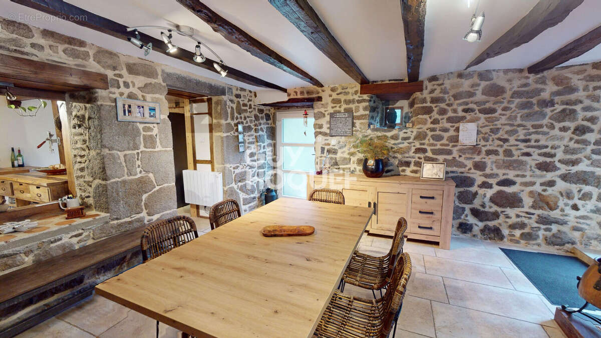 Maison à SAINT-PIERRE-DE-PLESGUEN