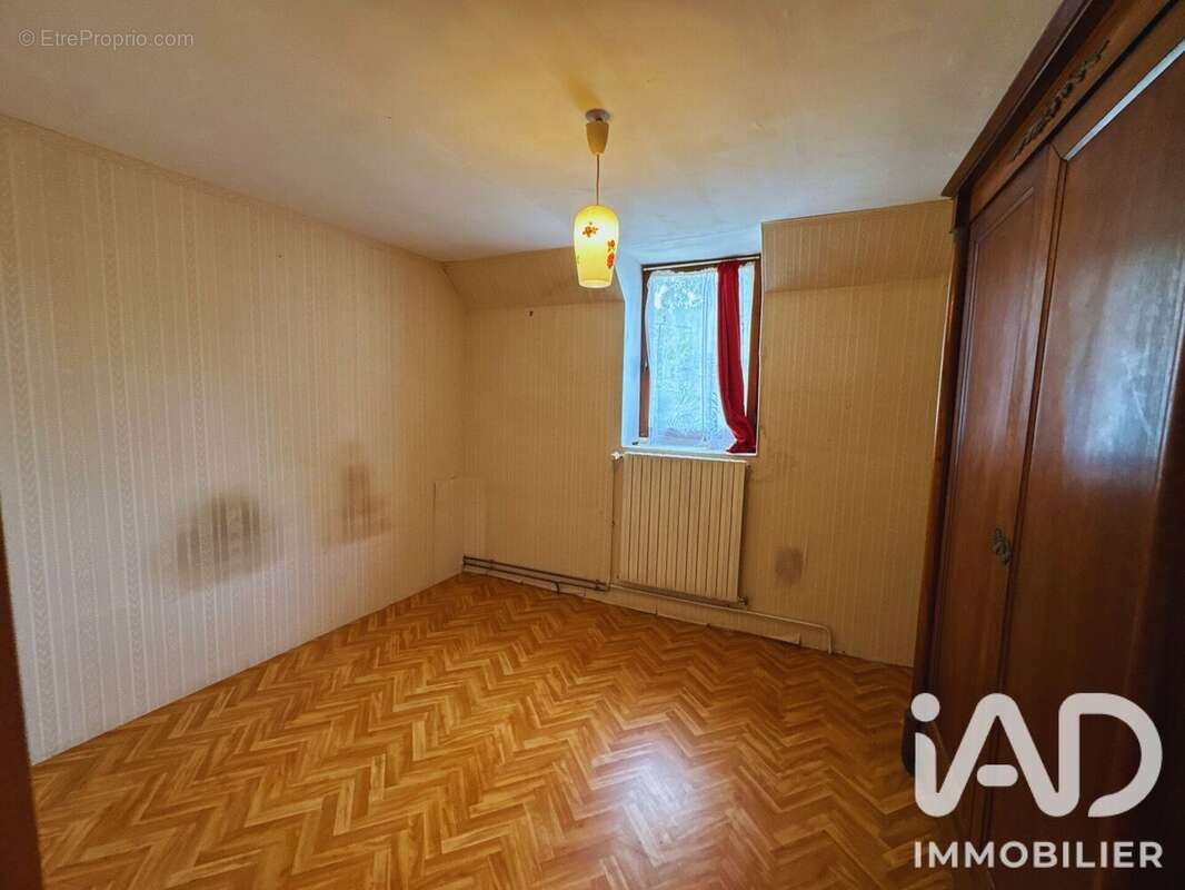 Maison 143 m² à Perroy  - photo 9