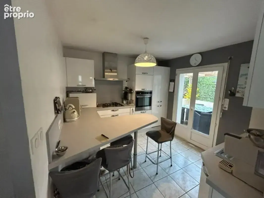 Maison Familiale 4 CH  100m²  en impasse- proche commerces  LE POULFANC SENE (56) - photo 12
