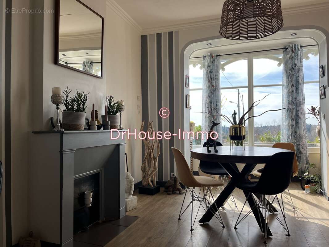 Maison à SAINT-YRIEIX-LA-PERCHE