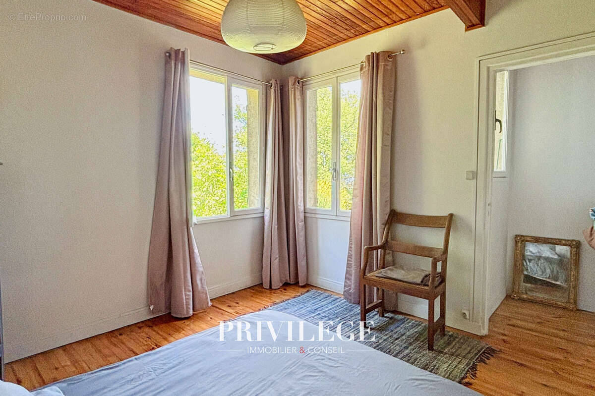 Maison à SAINT-CYR-AU-MONT-D'OR