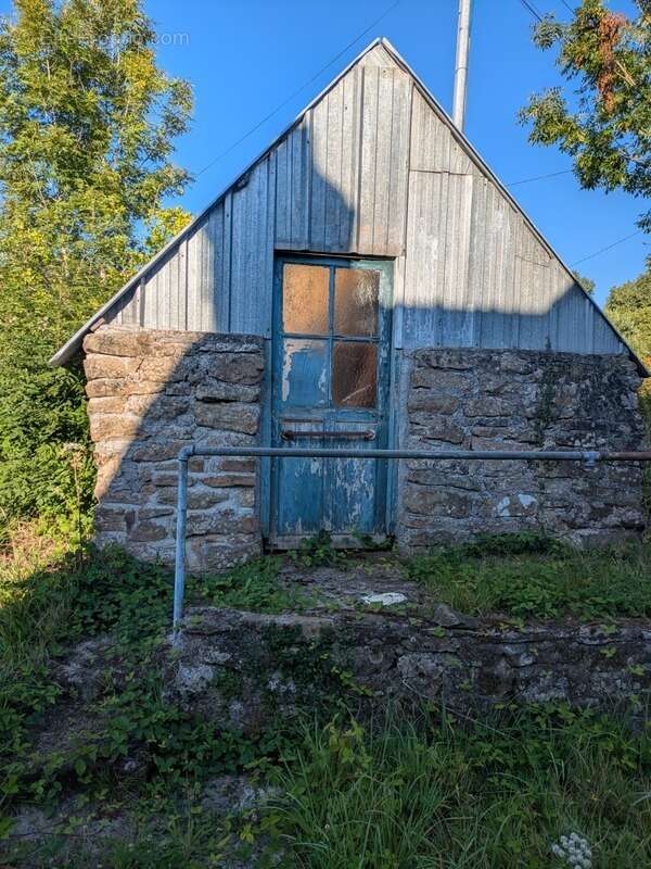 Mellionnec maison en pierre sous ardoises a renover 2 pieces 55m² parcelle attenante de 292 m² - photo 2