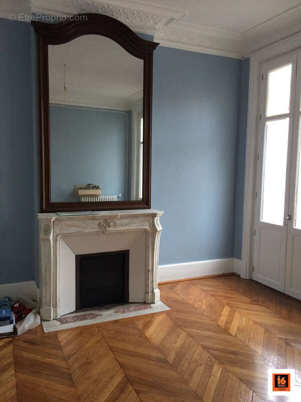 Appartement 560 m² à Thiers  - photo 5