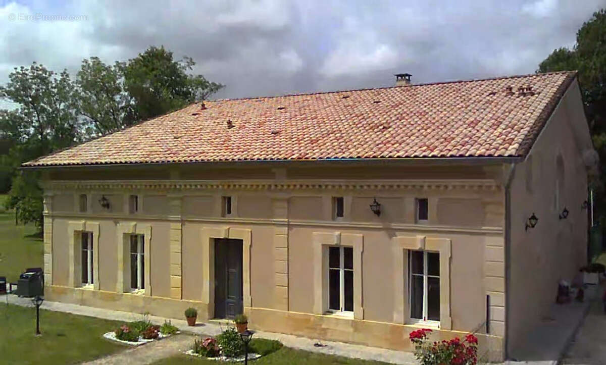Maison à SAINT-CHRISTOLY-DE-BLAYE