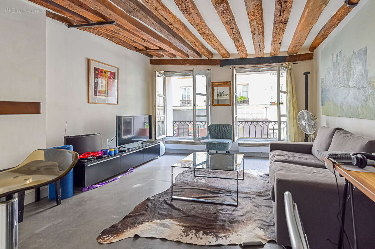 Appartement à PARIS-3E