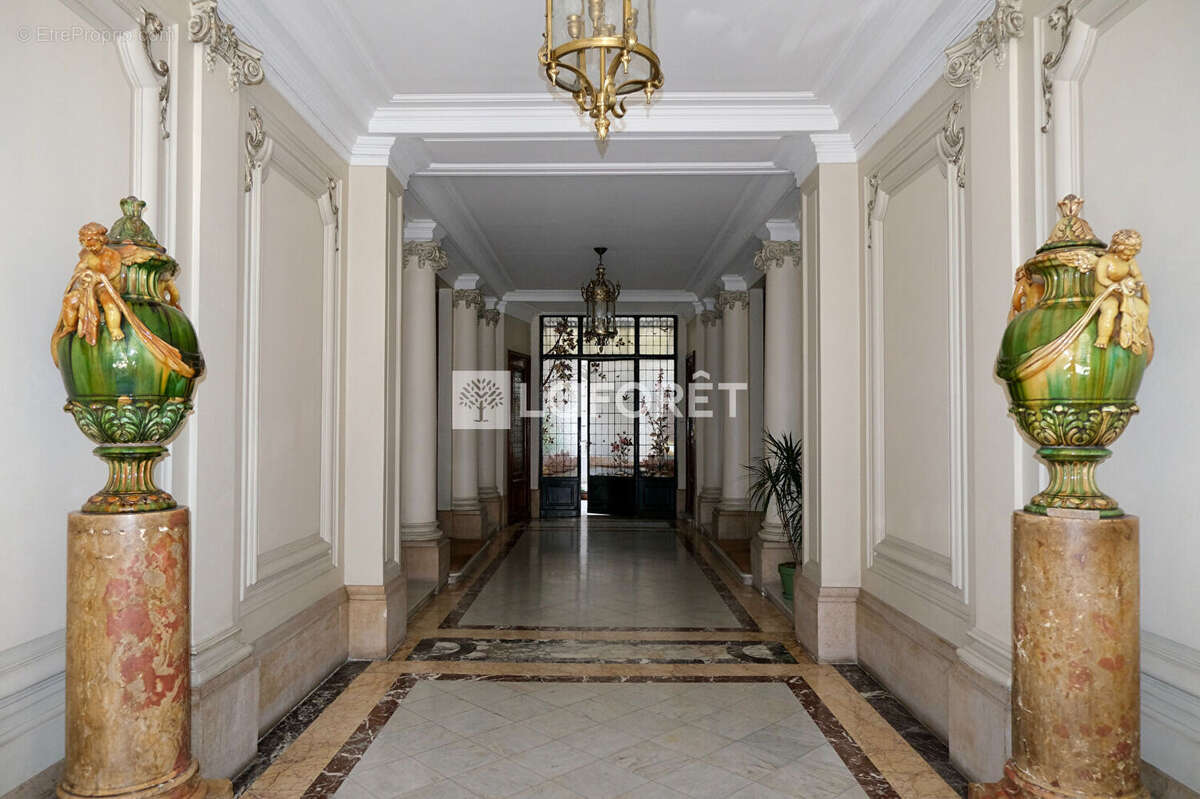 Appartement à PARIS-7E