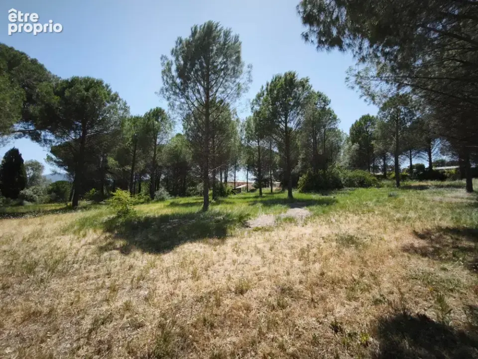 Terrain à ROQUEBRUNE-SUR-ARGENS