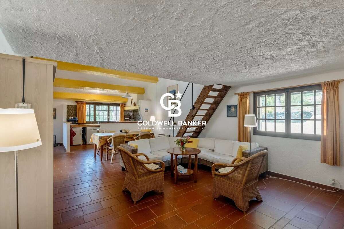 Maison à BORMES-LES-MIMOSAS