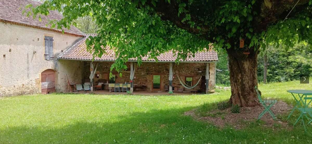 Corps de ferme quercynois avec piscine sur 3 hectares de bois et prairies - photo 7