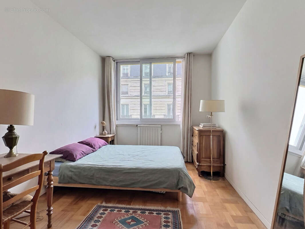 Paris 6e arrondissement - Quartier Luxembourg - Appartement familial de 103,75 m² - photo 3