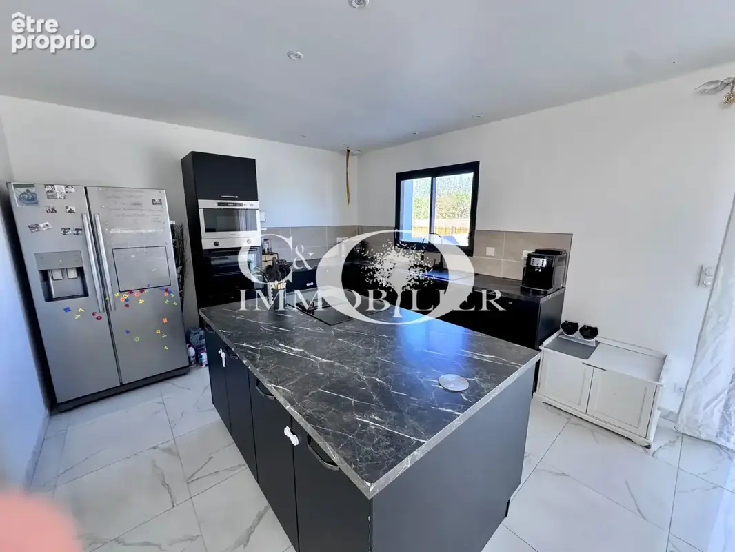 Maison de  2022 située dans le bourg - photo 5