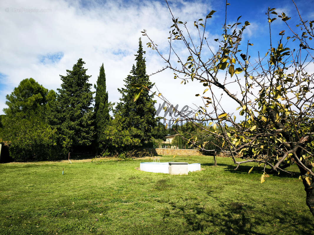Terrain à UZES