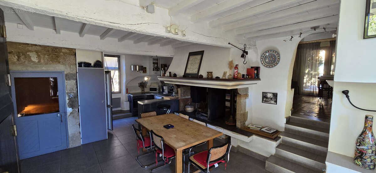 Maison à MONTPEYROUX