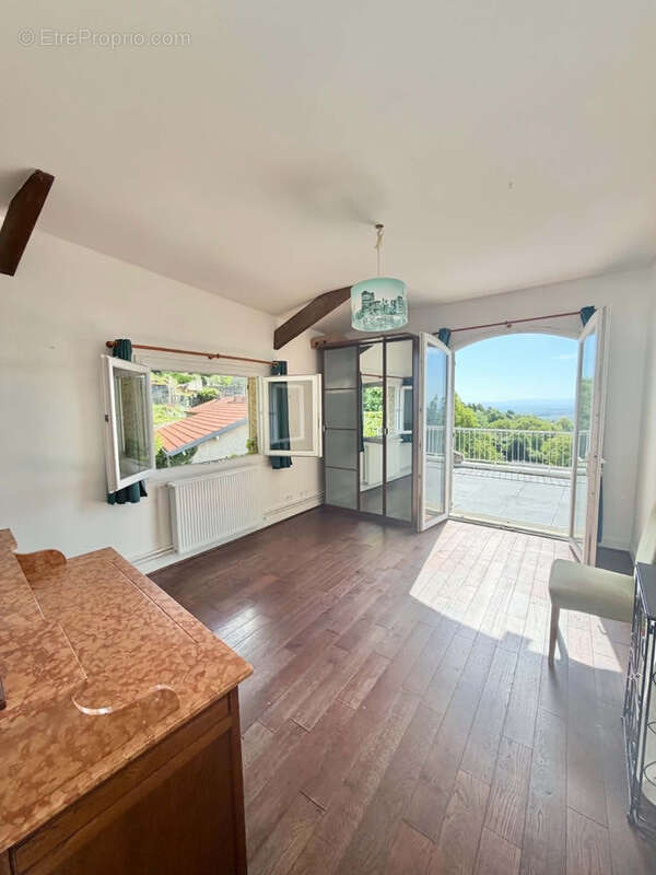 Ensemble immobilier de caractère à Teilhède   Vue imprenable et fort potentiel - photo 2
