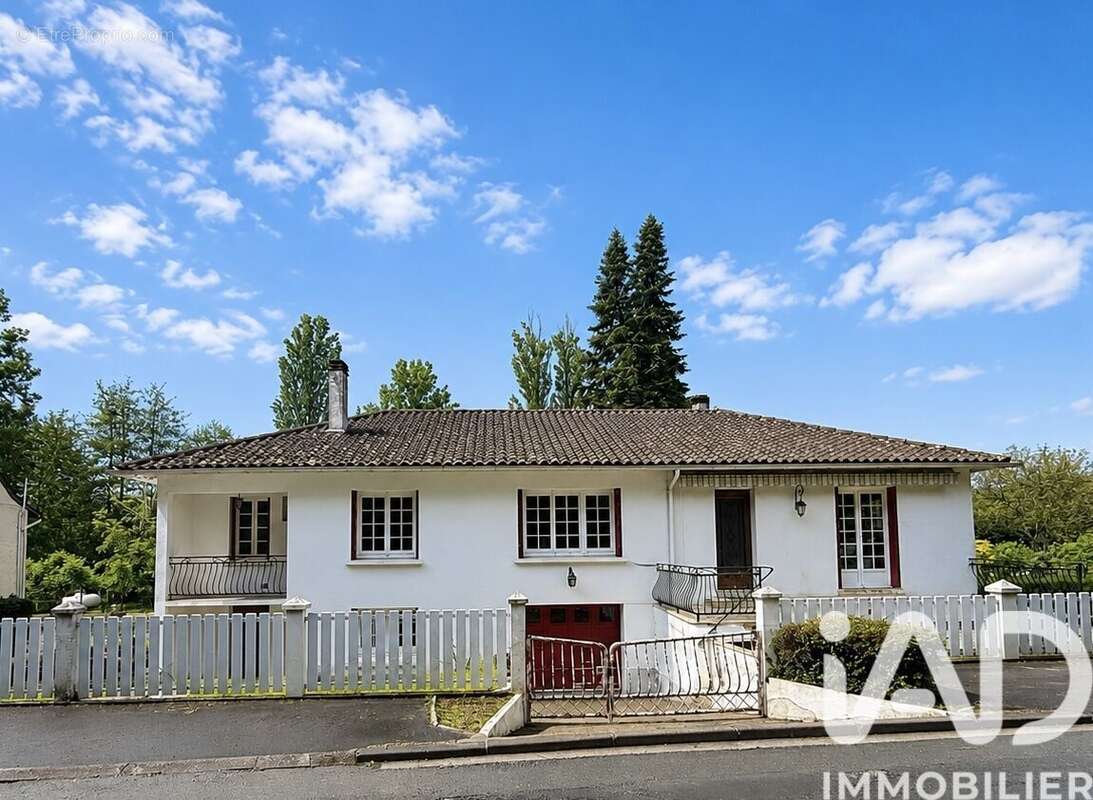 Photo 2 - Maison à LEMBRAS