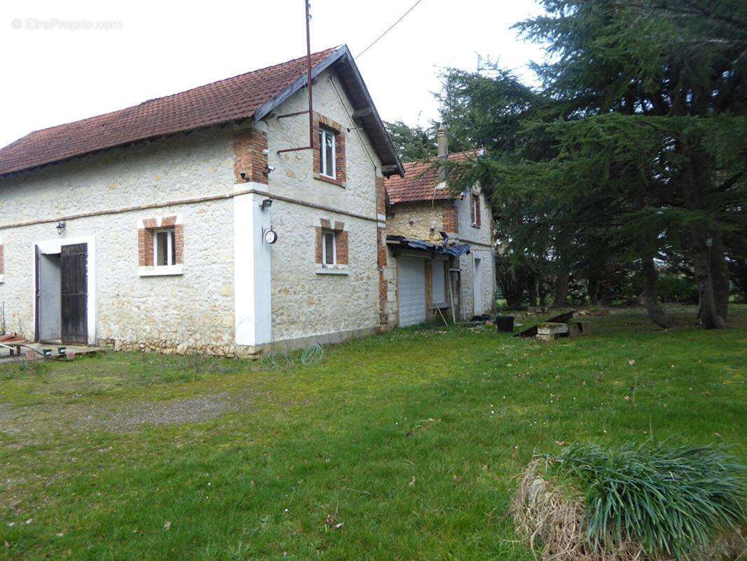 Maison à MONTGUYON