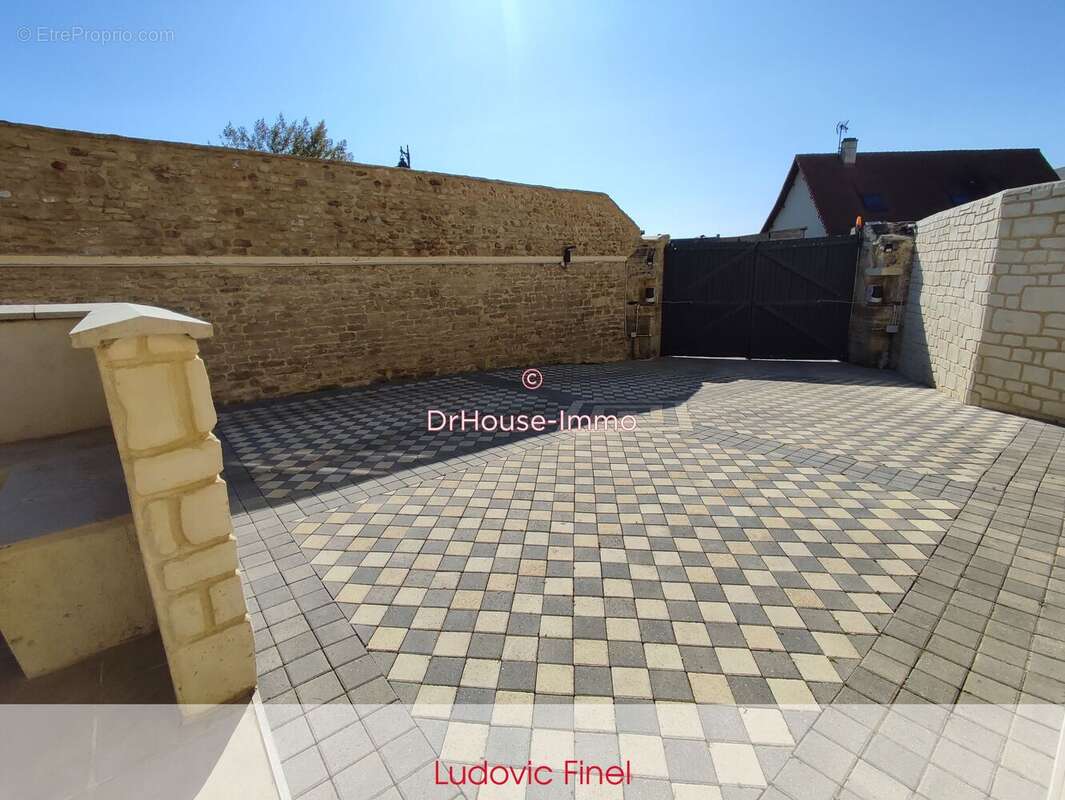 Maison 192 m² à Banville  - photo 3