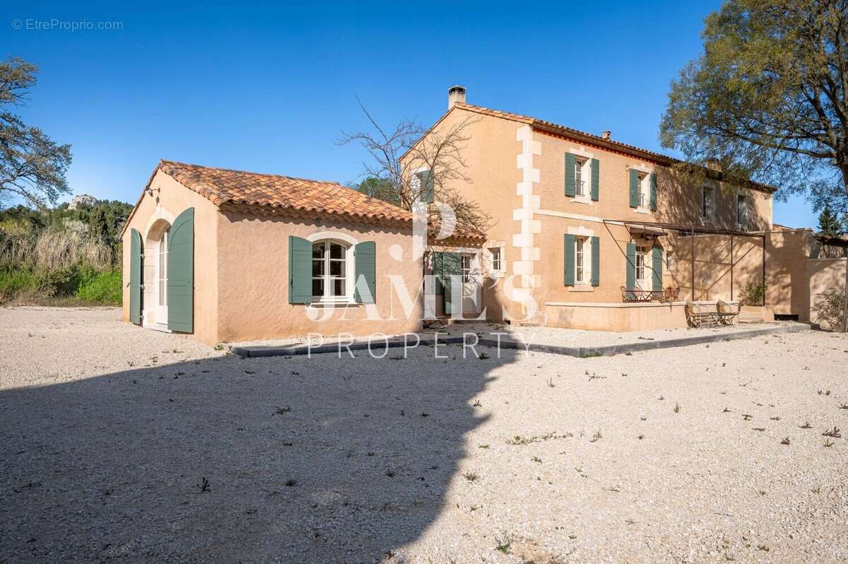 Maison à MAUSSANE-LES-ALPILLES