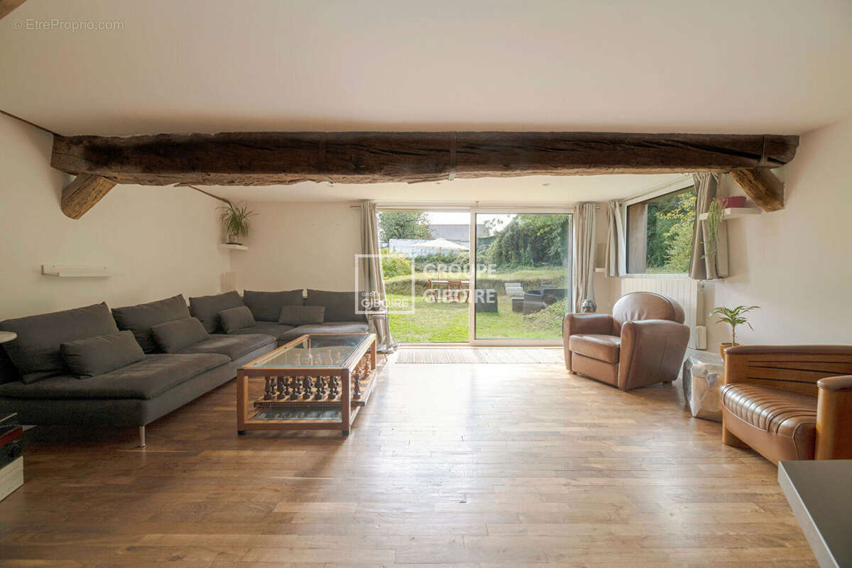 Maison à LA CHAPELLE-DES-FOUGERETZ