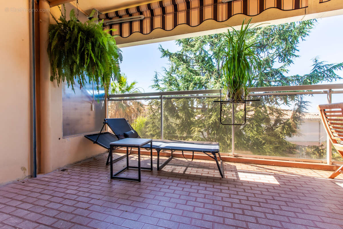 Appartement à SAINT-LAURENT-DU-VAR