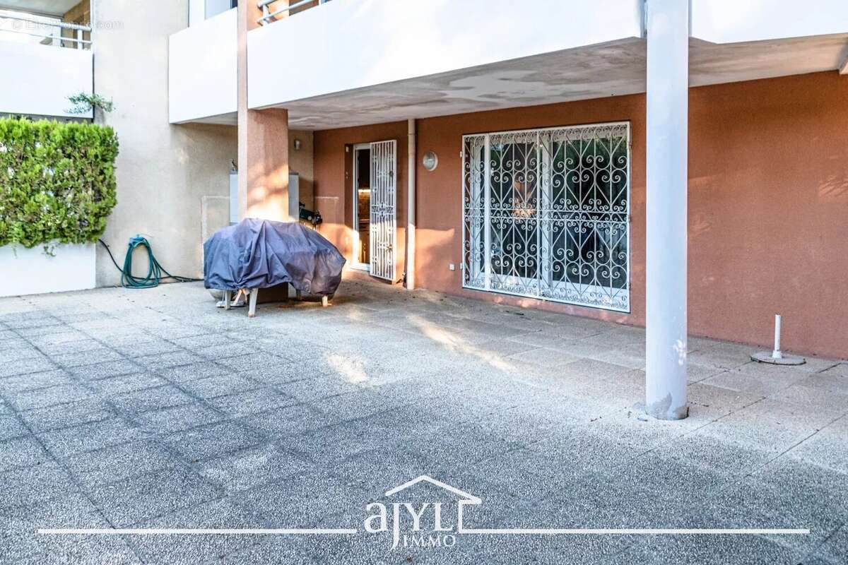 Appartement à MARSEILLE-8E