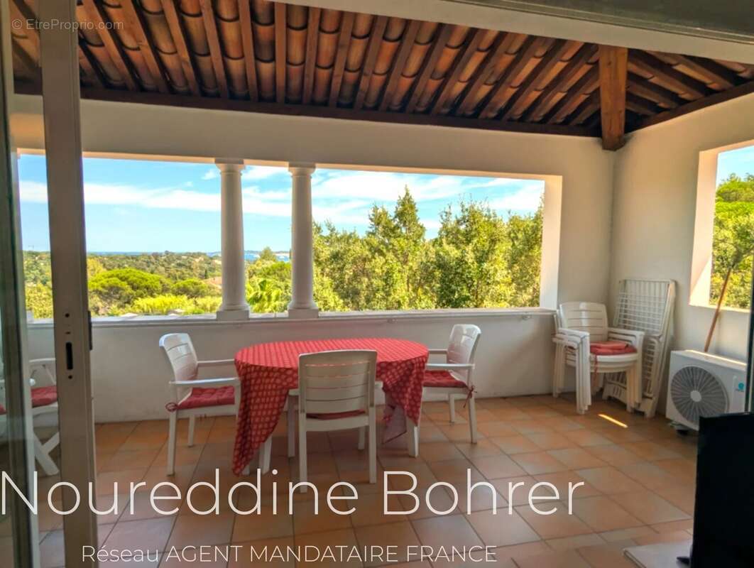 Appartement à GRIMAUD