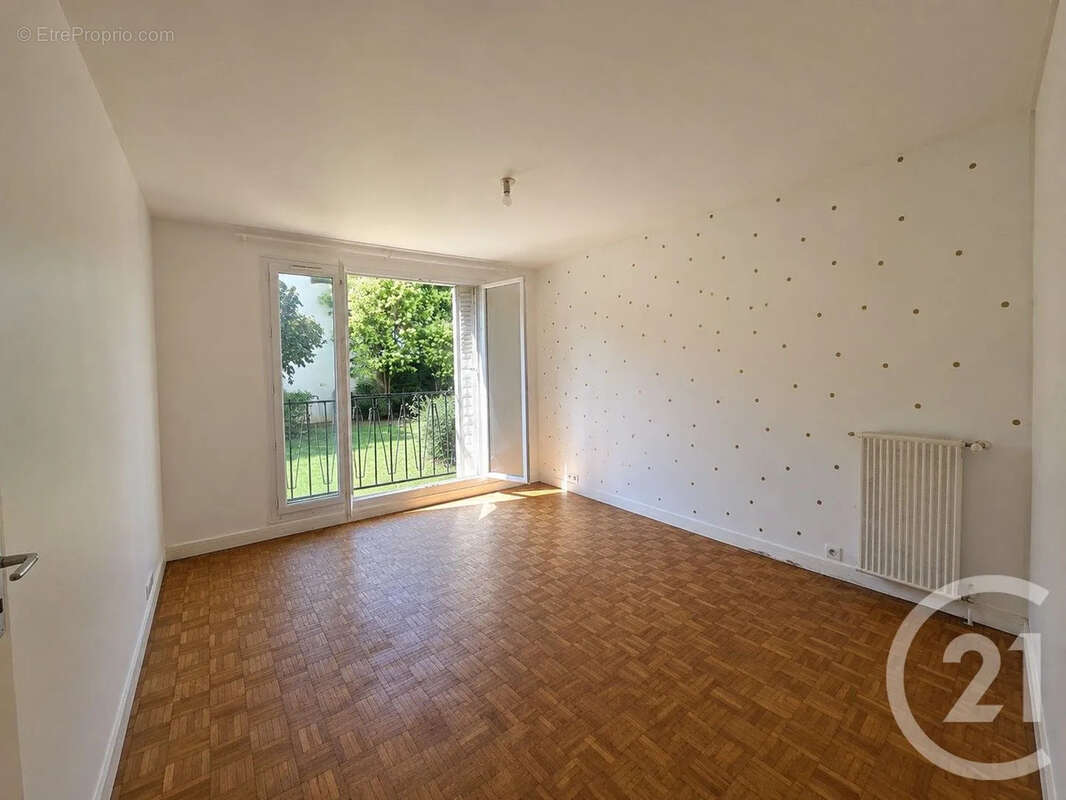 Appartement à SAINT-MAUR-DES-FOSSES
