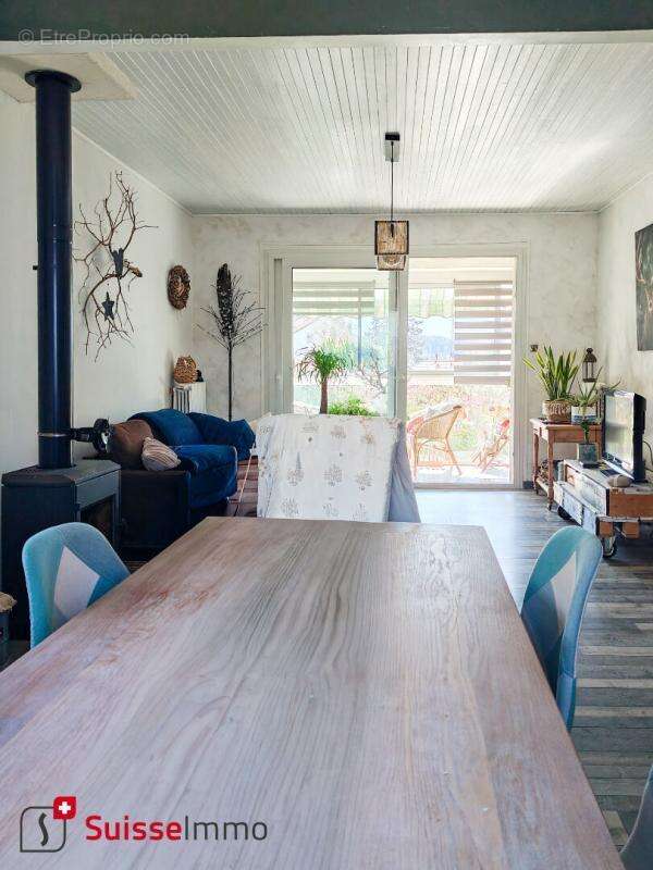 Maison à COLOMBIER-FONTAINE