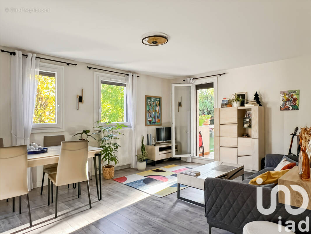 Photo 1 - Appartement à PONTAULT-COMBAULT