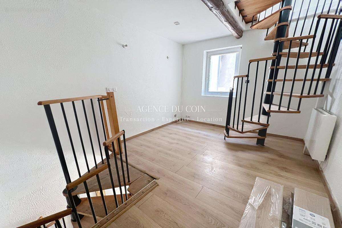 Maison à LE MUY